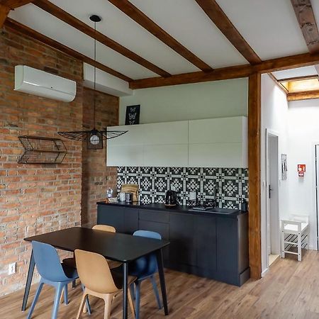 Apartamenty Torunskie Pod Krzywa Wieza Esterno foto