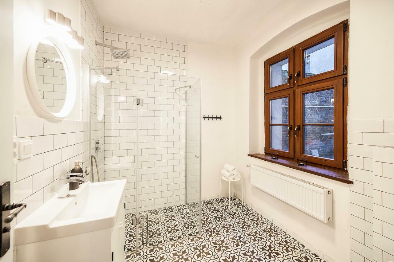 Apartamenty Torunskie Pod Krzywa Wieza Esterno foto
