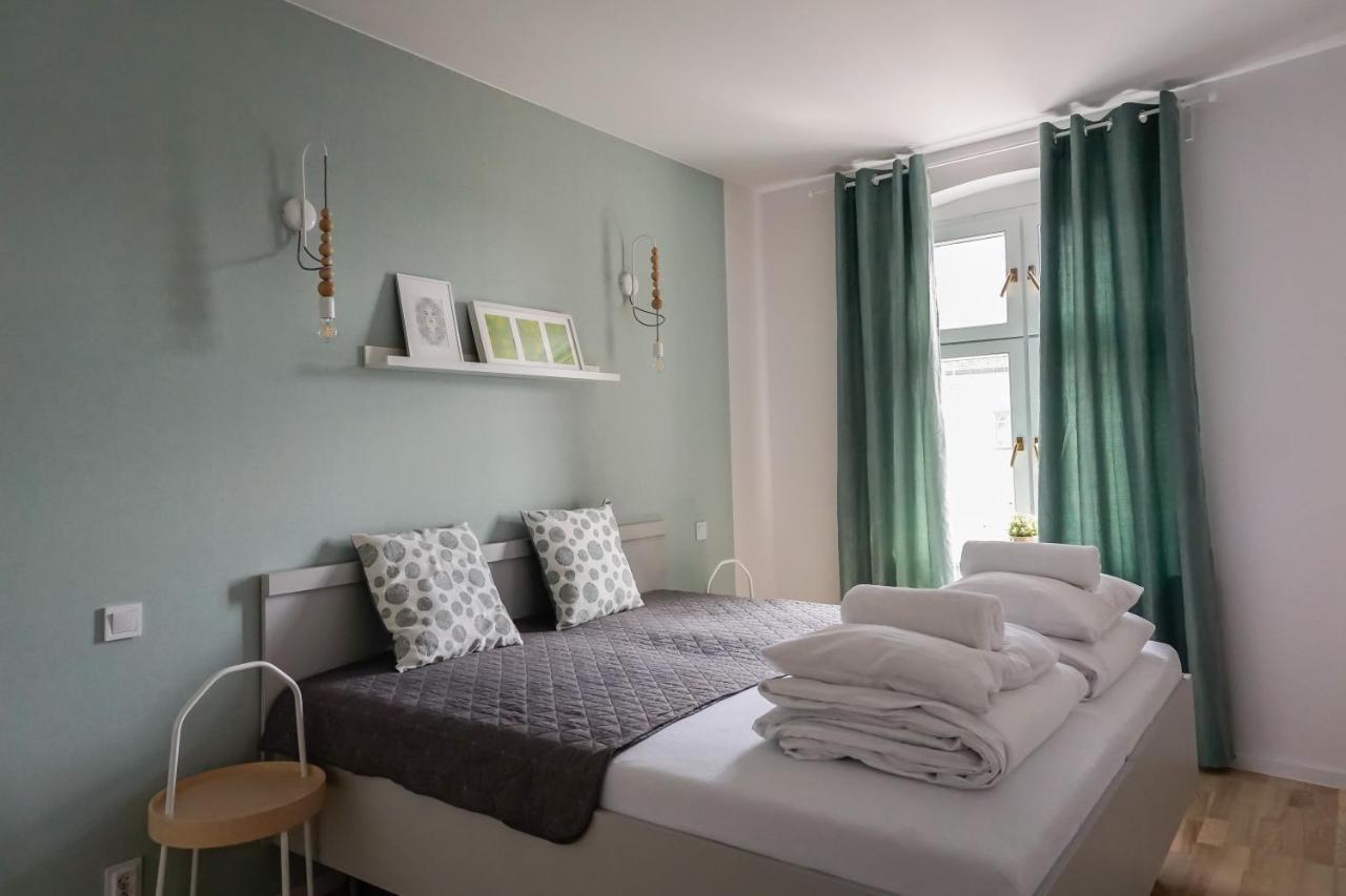 Apartamenty Torunskie Pod Krzywa Wieza Esterno foto